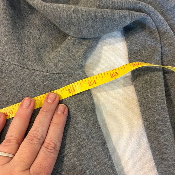 Under Armour Men’s Loose ColdGear Size Medium Grey Fleece Excellent Condition - Picture 11 of 12